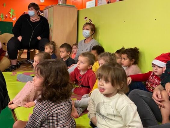 Spectacle à la structure multi-accueil Maria-Montessori