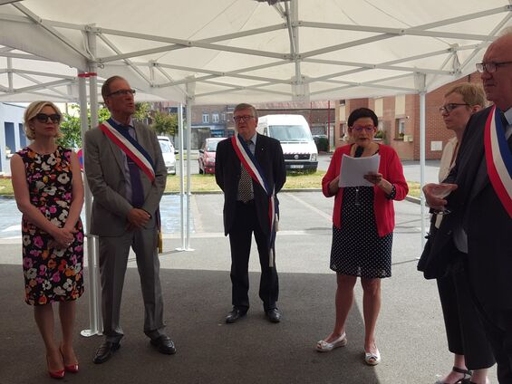 La présidente de l'association "Charles de Gaulle". Régine Biat, pendant son discours