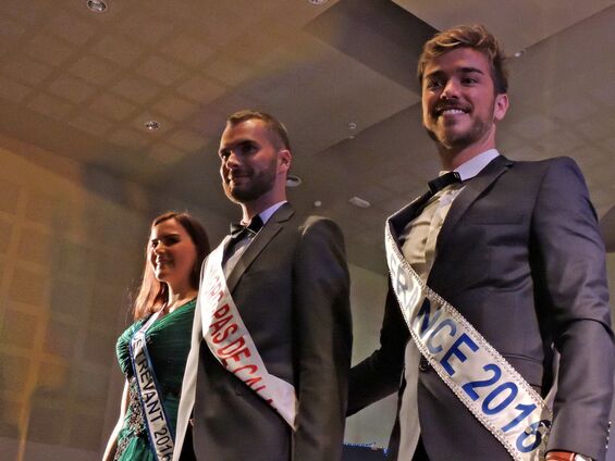 Remerciements auprès du public en présence de Miss Ostrevant 2016 et Modèle Élégance France 2016