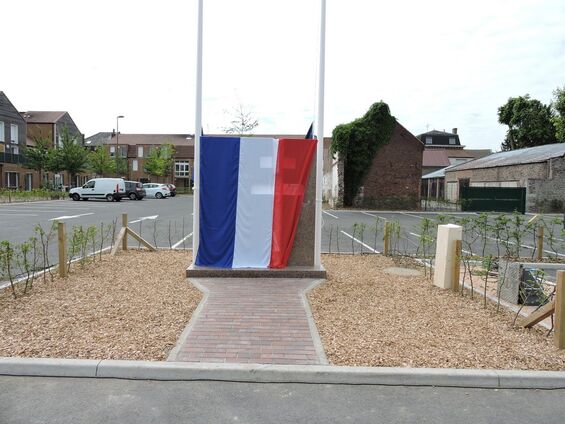 La Stèle attend ses invités...