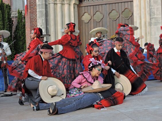 Spectacle Méxicain par la Compania Guadalupe Omexochitl "Le Grand Balet de San Luis Potosi".