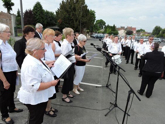 Petit clin d’œil à la chorale et aux musiciens...