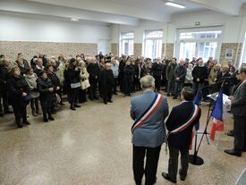 Recueillement en hommage aux victimes des attentats de paris 