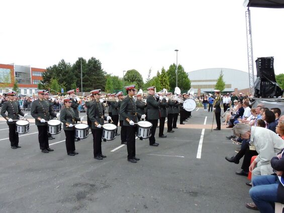 Le Show Band d'Amantius rend hommage aux Élus...