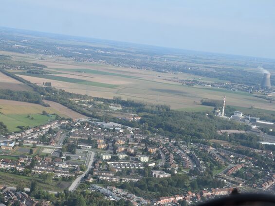 Retour sur le champ de la Nation... L'usine Saint Gobain et la centrale de Bouchain...