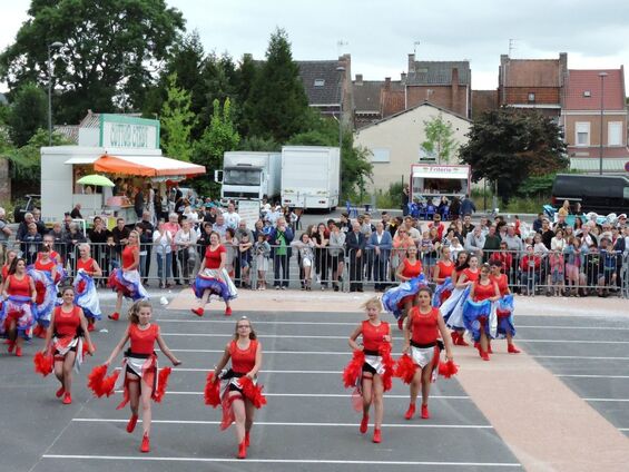 L'Danse, vive la France...