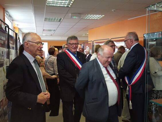 "Pépé" Claude Merly, Maire de Marchienne qui a prêté une partie de sa collection personnelle pour cette expo...