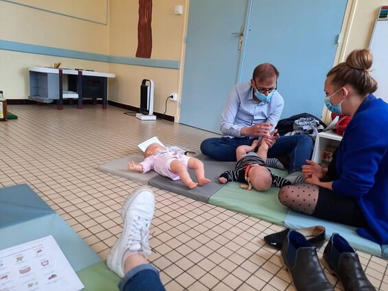 Atelier Massage Bébé avec la crèche